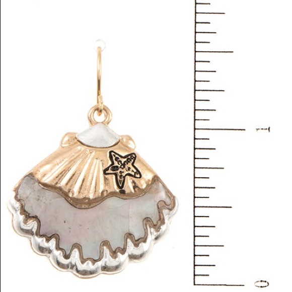 Antique Gold Seashell Dangle Earrings - Picture 2 of 2